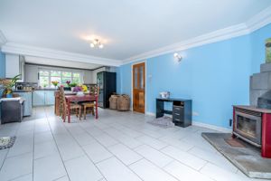 Dining Kitchen- click for photo gallery